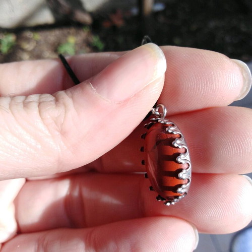 Pendant with chestnut red jasper and steel cabochon new