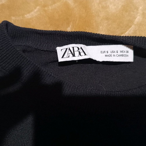 Zara blouse long-sleeve with shoulder cutouts like new, black