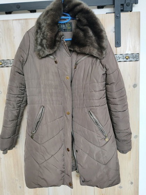 Women's jacket used with fur collar and inner fur brown size L