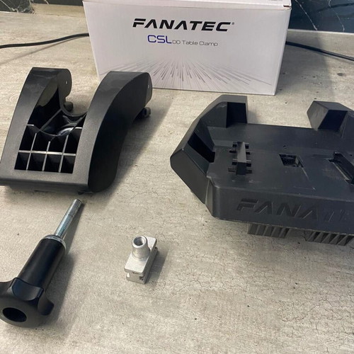 Fanatec Clubsports Steering Wheel F1 Esports V2 sim racing set