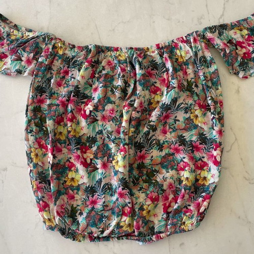 Off-shoulder blouse with flowers like new, Bershka, size S