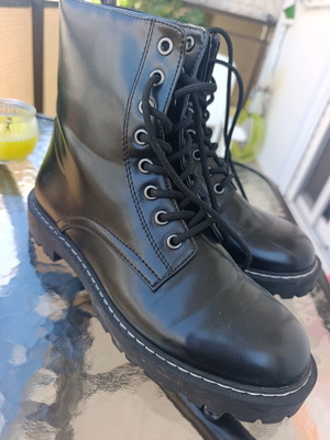 H&M women's ankle boots size 39, like new, black