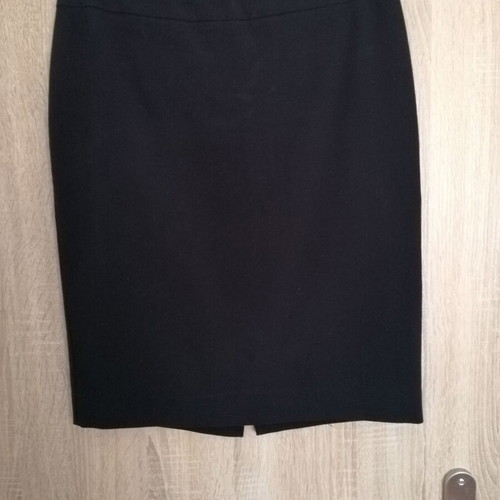 Insity skirt size S like new black