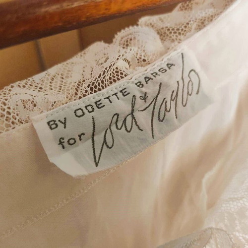 Vintage Lord Taylor '60 nightgown like new, size L, white