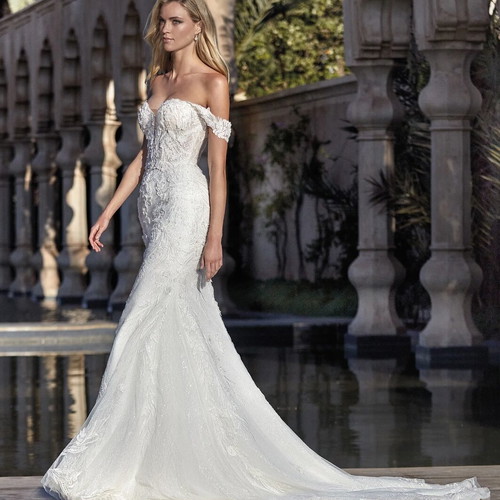 Pronovias Kenai wedding dress new, lace mermaid style, open back