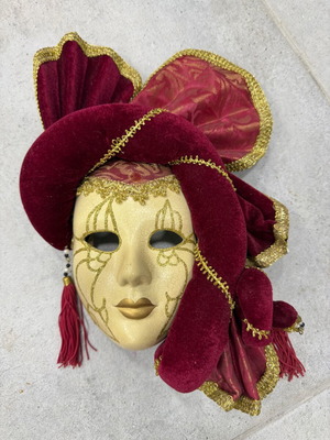 Decorative wall mask in regular size like new