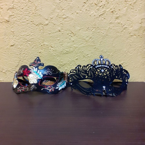 Carnival masks new, pack of 2 from Jumbo