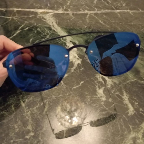 Sunglasses new with blue mirror lens
