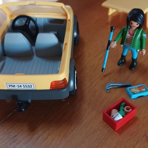 Playmobil Veterinarian with Car 5532 used, missing parts