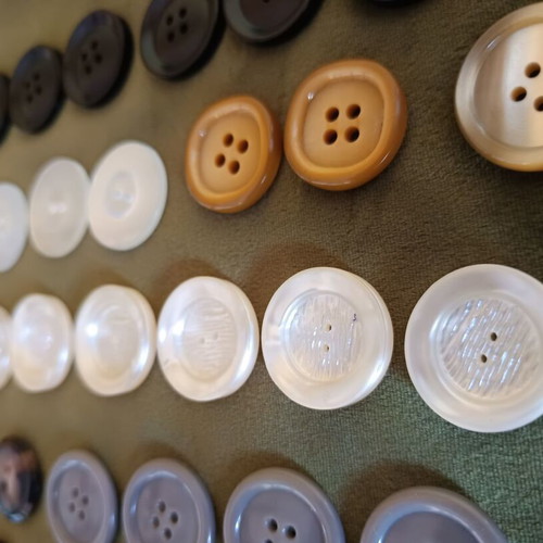 Vintage Retro Buttons set of 77 with 20 fabric buttons gift like new