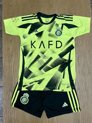 Ronaldo kids football kit, age 10 (size 152)