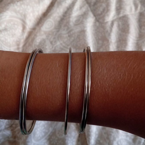 Silver bracelets like new, pack of 5 classic