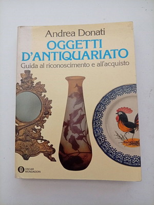 Oggetti d'Antiquariato book like new, Italian guide to antiques