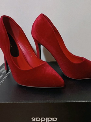 Fullah Sugah red velvet high heel shoes size 39 like new 12 cm