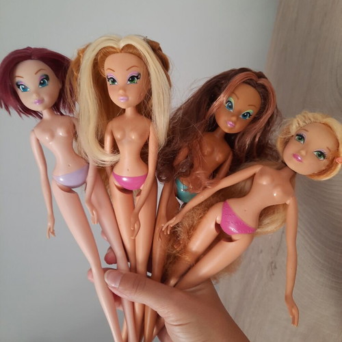 Winx Club dolls lot of 4, Witty Toys 2009 beach series