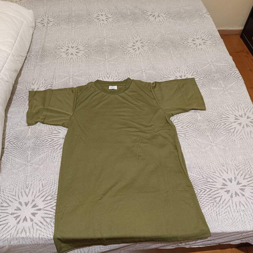 T-shirt new unworn, size M, green