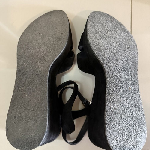 Komis & Komis black suede platform sandals size 41 like new