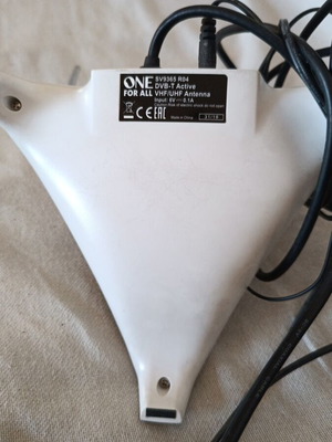 Indoor VHF UHF antenna used with on/off switch and signal gain control