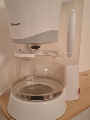 Filter coffee maker used, simple and compact