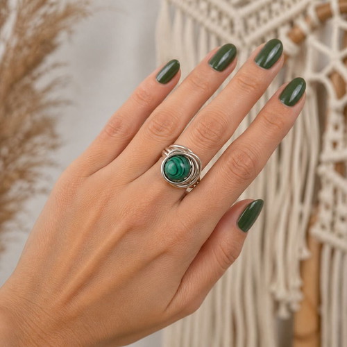 Handmade ring of alpaca and malachite new, green and silver