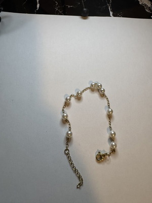 Bracelet with pearls