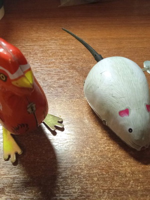 Tin toy replicas used, non-functional for decoration
