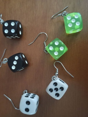 Dice earrings set like new
