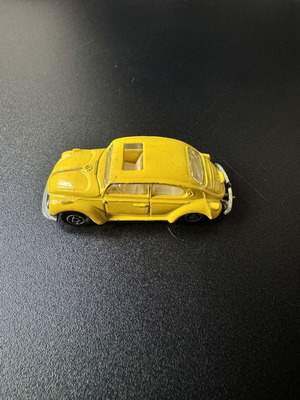 Majorette Volkswagen 1302 Beetle No. 203 метален модел 1:60, жълт
