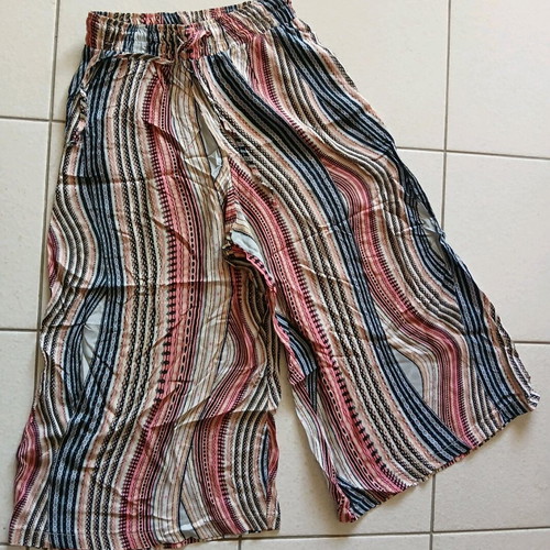 Zip Culotte Capri Like New with Bright Colors S/M