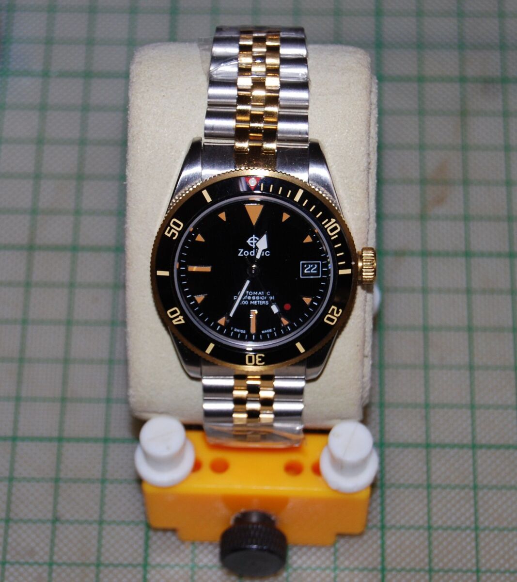 ZODIAC Professional 200M Red Dot… - € 550,00 - Vendora.cy