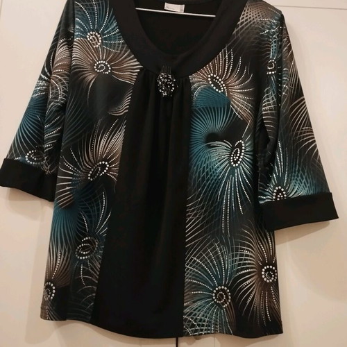 Jenny Fashion women's blouse like new, colorful with trois quard sleeve