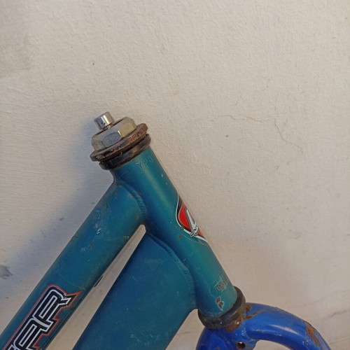 26-Inch Bicycle Frame used, green with minor rust