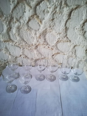 Glasses glass stemmed set of eight new