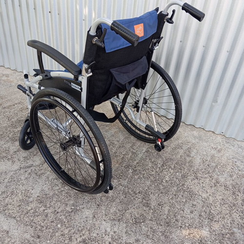 Girl's wheelchair, like new