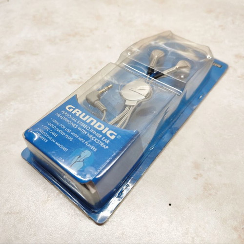 Grundig GHI 1570 stereo inner ear headphones new