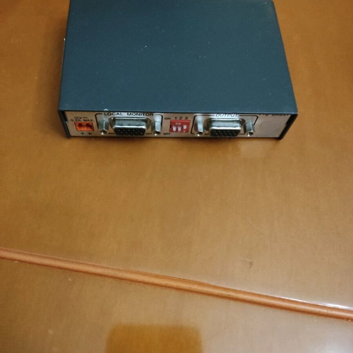 VGA splitter used, 3 available