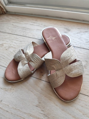 Knitted sandals refurbished, size 39, gold color