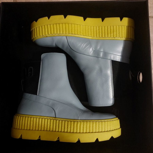 Puma x Fenty Chelsea Sneaker Boot like new, size 40, sterling blue and limeade