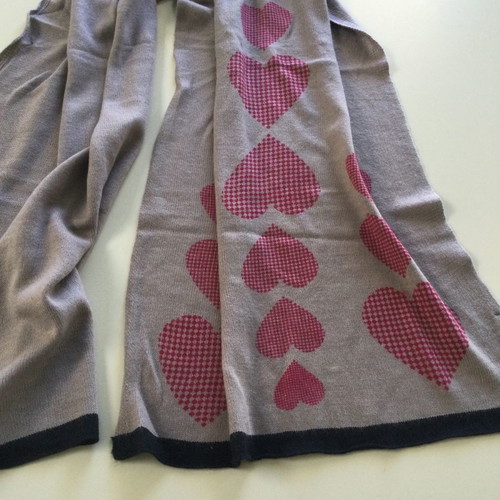 Scarf used, dimensions 185x45cm