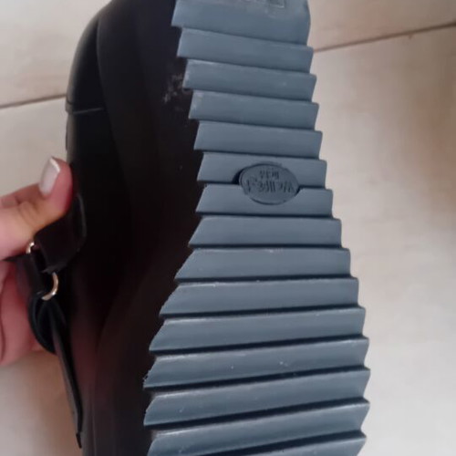 Glamazons leather shoes new, size 39, black