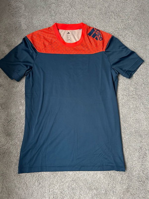 Adidas Climalite T Shirt L like new, colorful