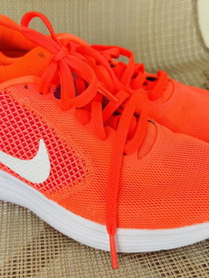 Nike Revolution 3 running shoes like new, size 37.5, orange