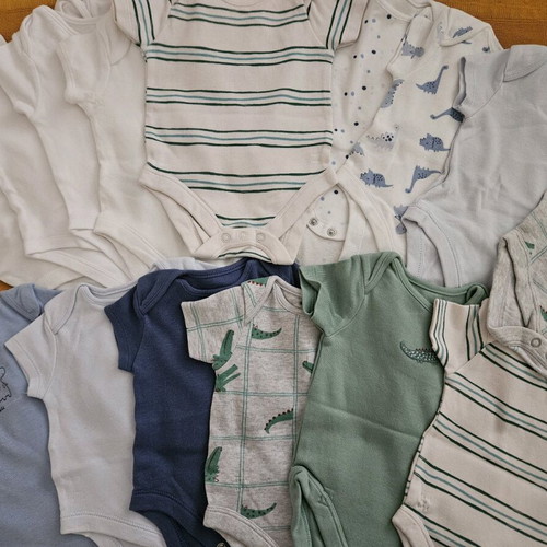 Baby bodysuits like new, pack of 15, 0-3 months