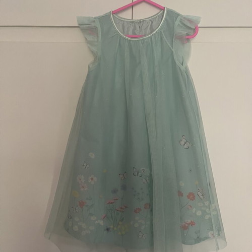 Girls' dresses used, pack of 9 for ages 6-8