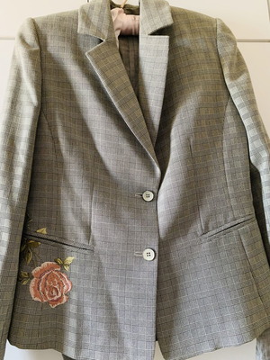 Fuego Woman checked suit set with floral embroidery, size M