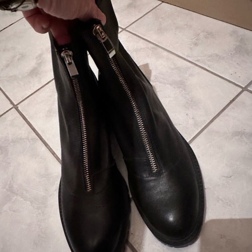 Zara boots black size 39 like new