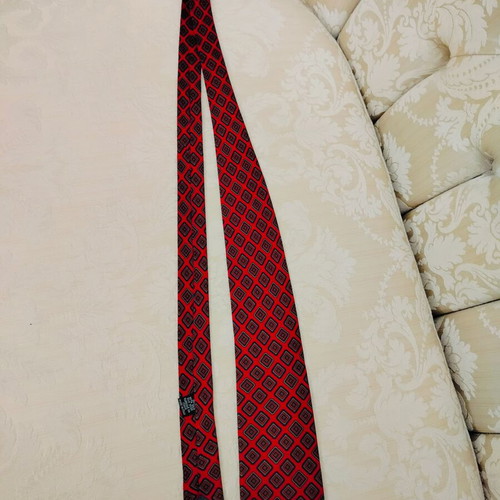 Gianfranco Ferre men's tie like new, red