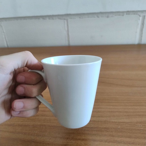 Simple white ceramic coffee mug K142 like new