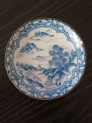 Vintage Japanese Arita Porcelain Decorative Plate with Landscape 12.2 cm