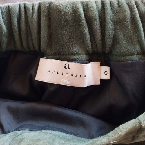 Suede skirt dark olive green size S like new